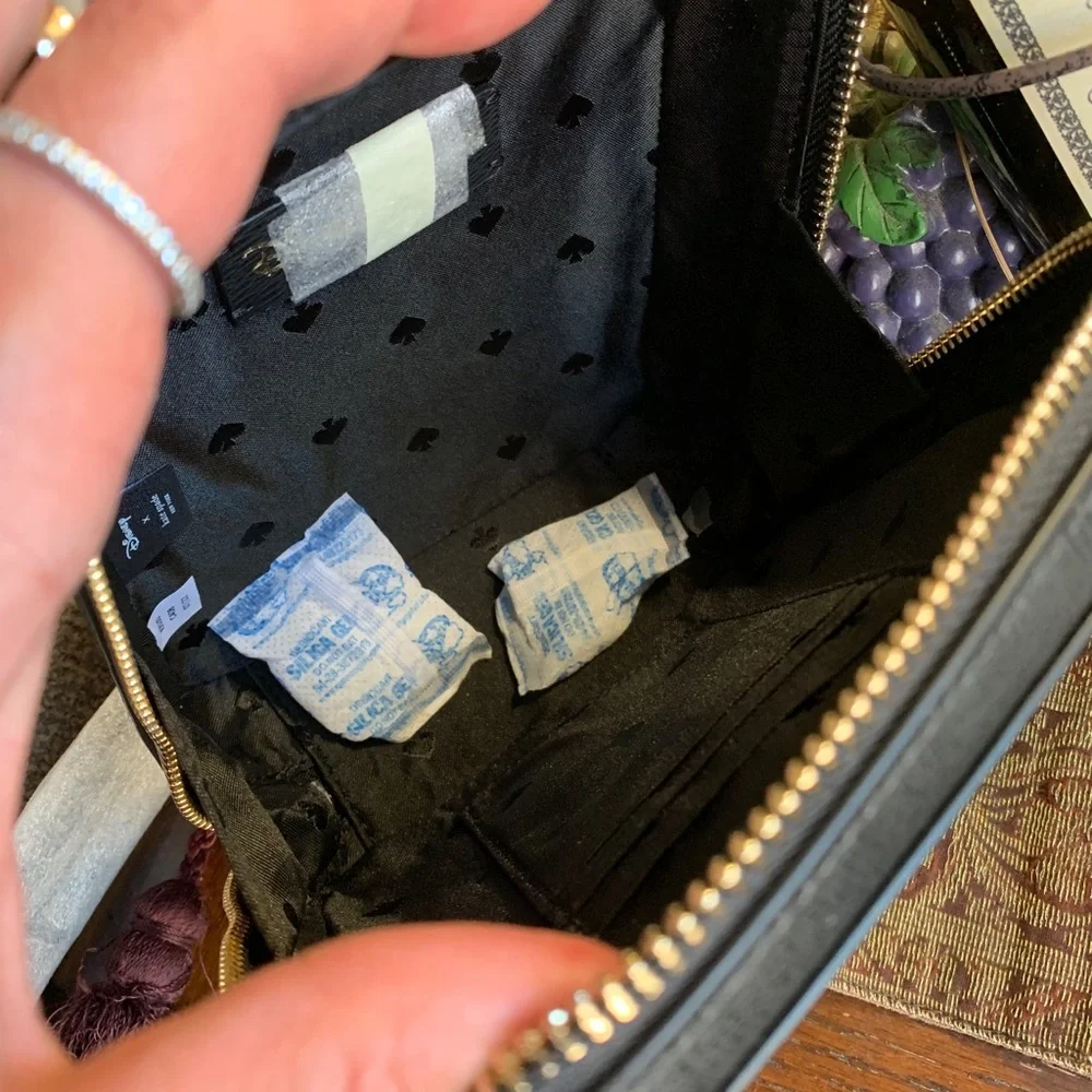 Authentic KATE SPADE leather Minnie Mouse Disney X zip around Crosby/Satchel - Picture 9 of 16